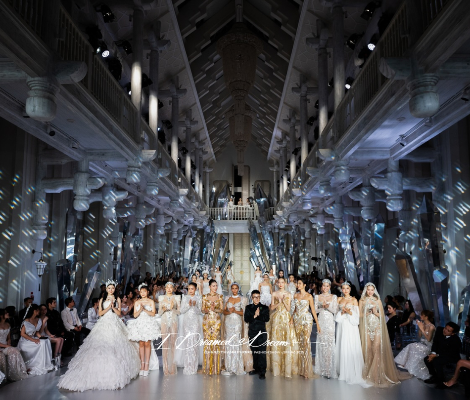Nội Thất Khu Trình Diễn Fashion Show I Dreamed a Dream — Chung Thanh Phong, InterContinental Danang