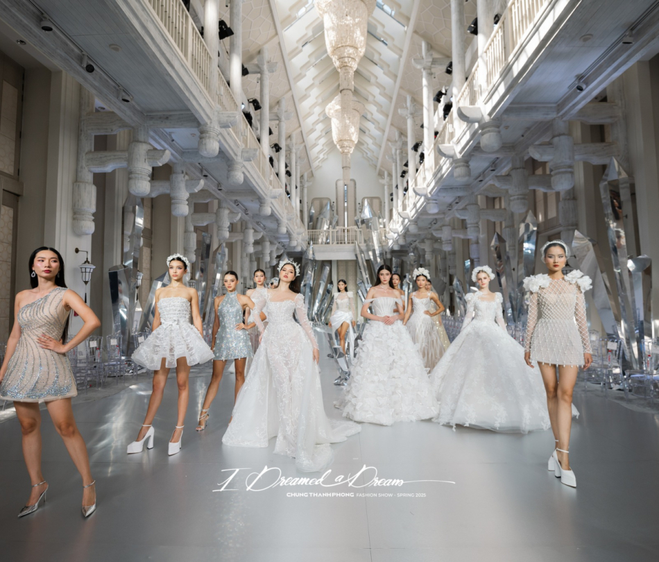 Nội Thất Khu Trình Diễn Fashion Show I Dreamed a Dream — Chung Thanh Phong, InterContinental Danang