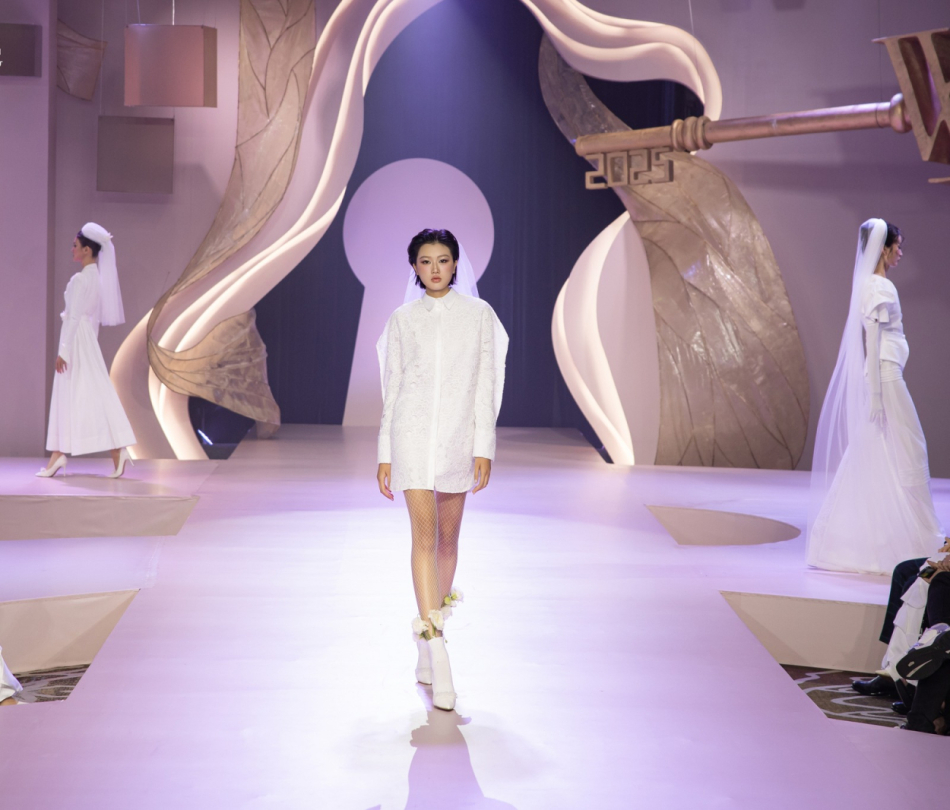 Nội Thất Khu Trình Diễn & Lounge Vietnam Wedding Week 2025 — Trung Dung Media, TP.HCM