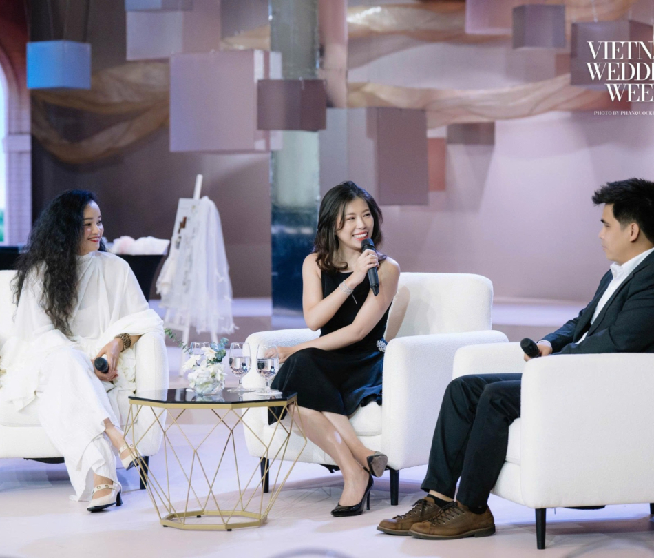 Nội Thất Khu Trình Diễn & Lounge Vietnam Wedding Week 2025 — Trung Dung Media, TP.HCM