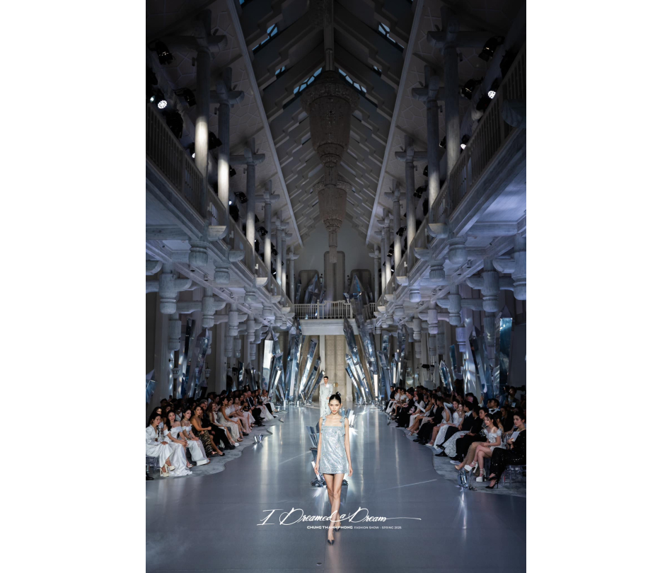 Chung Thanh Phong I Dreamed a Dream — Fashion show — InterContinental Danang Sun Peninsula Resort, Đà Nẵng
